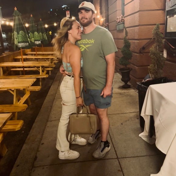 Meet your Posher, Rae - Picture 1 of 1